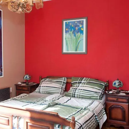 Buga And Tuga 3* سبليت